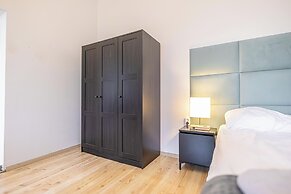 Spacious 1BR Apt Near Danube