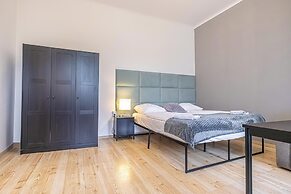 Spacious 1BR Apt Near Danube