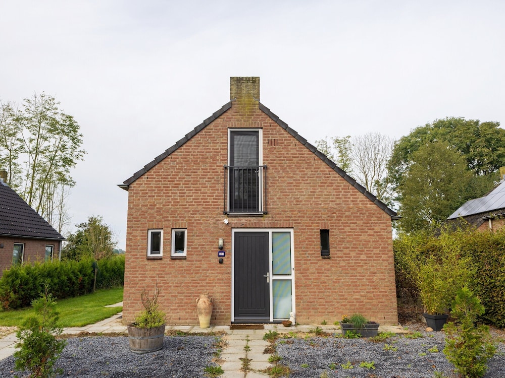 Peaceful Bungalow Near Forest Edge
