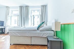 3BR Apt 15 Min from Landstraße Hub