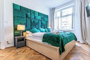 3BR Apt 15 Min from Landstraße Hub