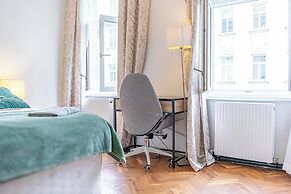 3BR Apt 15 Min from Landstraße Hub