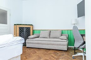 3BR Apt 15 Min from Landstraße Hub
