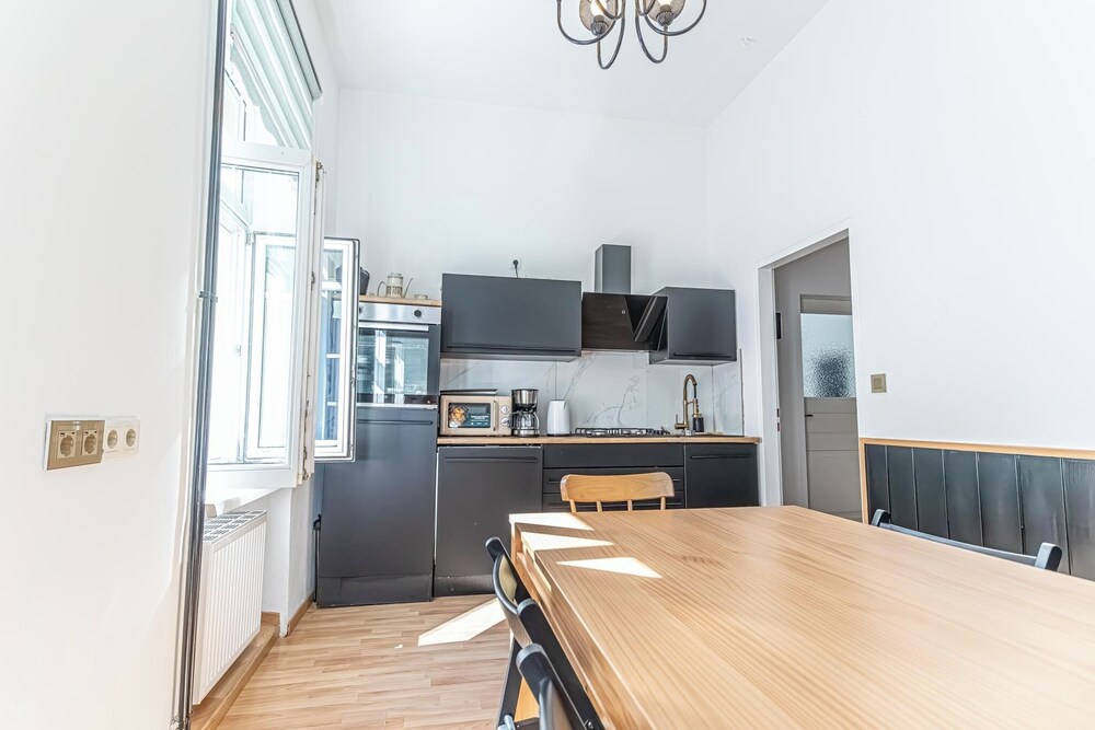 3BR Apt 15 Min from Landstraße Hub
