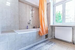 3BR Apt 15 Min from Landstraße Hub
