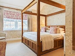 Three Salmons Hotel