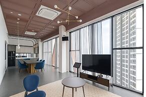 Scarletz Suites