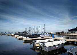 Modern Houseboat in Offingawier With Terrace