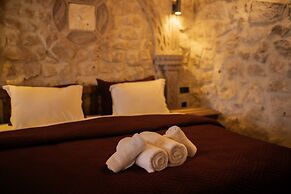 Rose Moon Cave