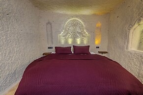 Rose Moon Cave