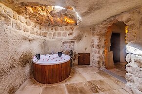 Rose Moon Cave