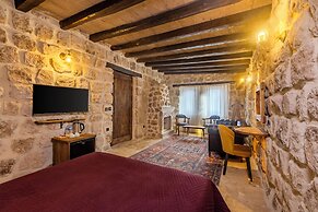 Rose Moon Cave