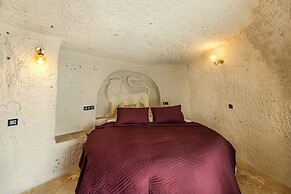 Rose Moon Cave