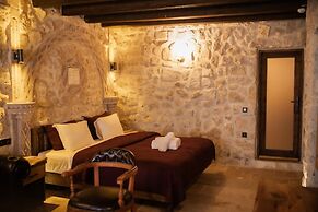 Rose Moon Cave