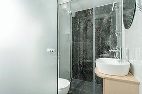 TOWER 15 Suites