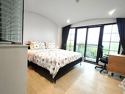 Venetian Signature Condominium