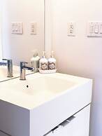 Lux Lakeview Suite CNTower Free Parking