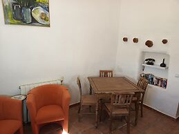 El Oasis Morado