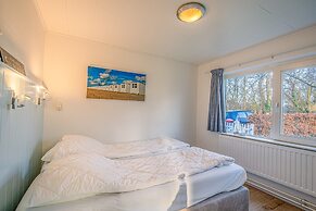 Cozy Detached Bungalow for 4 Persons