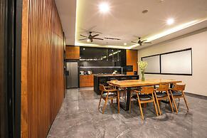 Villa MJ Modern 4BR with Pool & Rooftop