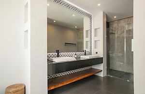 Villa MJ Modern 4BR with Pool & Rooftop