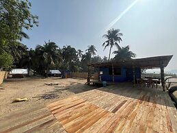 Marine Bay Glamping Beach Resort
