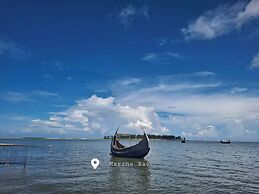 Marine Bay Glamping Beach Resort