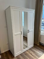 Stylish 1BR plus LR Apt Ghent Castle