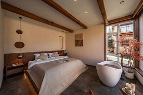 Lijiang Tennessee farmhouse hotel