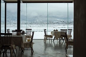 Lijiang Tennessee farmhouse hotel