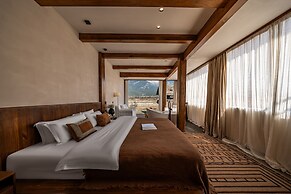 Lijiang Tennessee farmhouse hotel