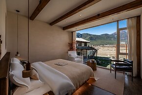 Lijiang Tennessee farmhouse hotel