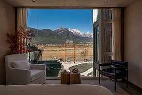 Lijiang Tennessee farmhouse hotel