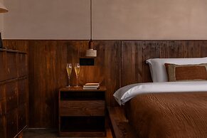 Lijiang Tennessee farmhouse hotel