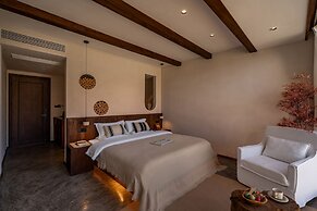 Lijiang Tennessee farmhouse hotel