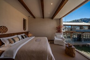 Lijiang Tennessee farmhouse hotel