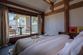 Lijiang Tennessee farmhouse hotel