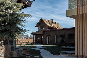 Lijiang Tennessee farmhouse hotel