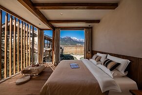 Lijiang Tennessee farmhouse hotel