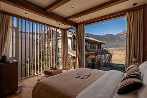 Lijiang Tennessee farmhouse hotel