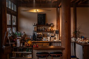 Lijiang Tennessee farmhouse hotel