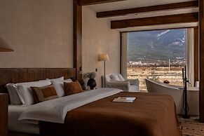 Lijiang Tennessee farmhouse hotel
