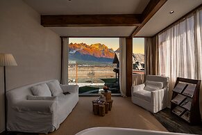 Lijiang Tennessee farmhouse hotel