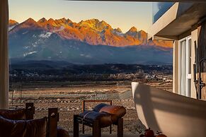 Lijiang Tennessee farmhouse hotel