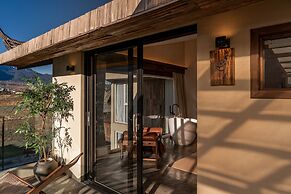 Lijiang Tennessee farmhouse hotel