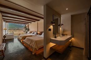 Lijiang Tennessee farmhouse hotel
