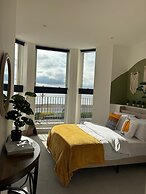 Luxury 2 Bed Apt Seaview By Urban Roost