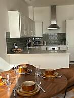 Luxury 2 Bed Apt Seaview By Urban Roost