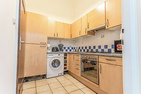 Cozy 2BR Apt Prime Central Spot