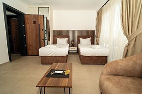 Crown Salamis Suites